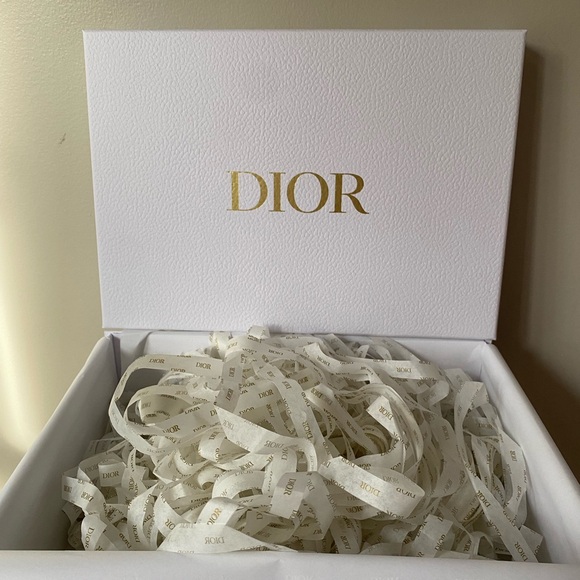 Large Dior Gift Box - Picture 2 of 5